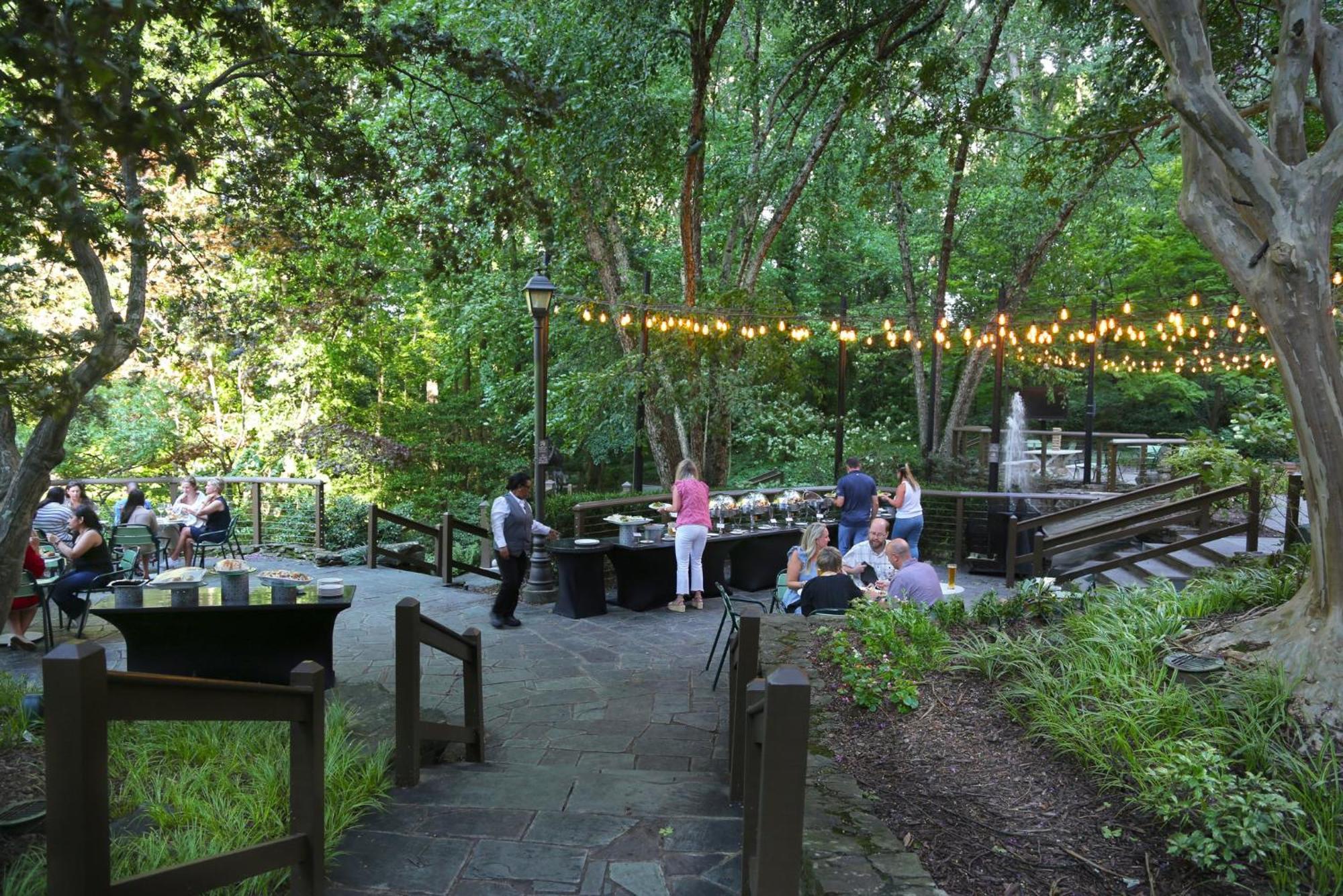 Отель Crowne Plaza Atlanta Perimeter At Ravinia By Ihg Данвуди Экстерьер фото