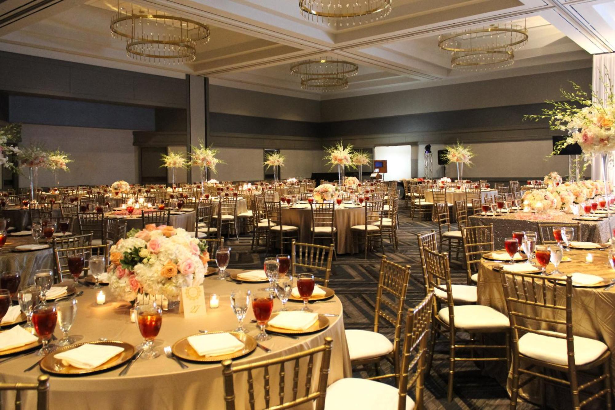 Отель Crowne Plaza Atlanta Perimeter At Ravinia By Ihg Данвуди Экстерьер фото